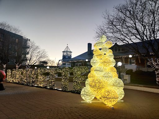 Riverside Promenade Gallery - United States