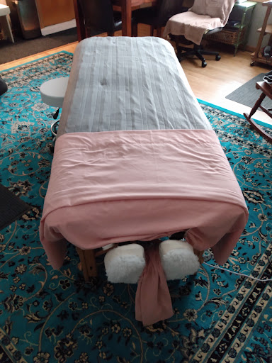 Angela Karing, LMT ~ A Karing Massage & Traveling for Women Mobile Massage Therapy home visits - Thumbnail