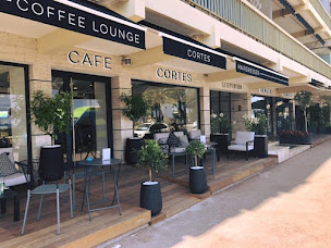 Photo n°1 de Salon Cortès, Coiffure & Esthétique à Antibes (Magasin de produits de beauté)