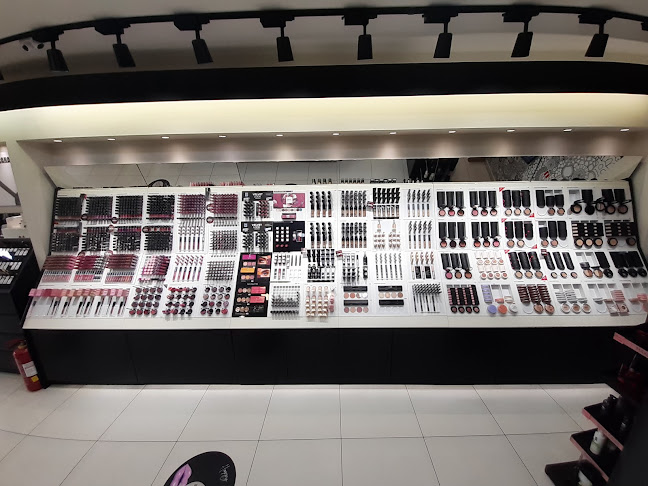 Comentarii opinii despre DUST+CREAM Koridallos