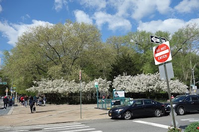 Dyckman St