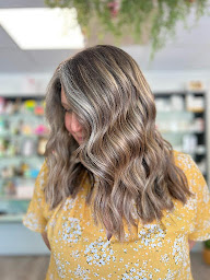 Photo n°13 de Instants Magiques - Coiffure & Institut à Baume-les-Dames (Parfumerie)