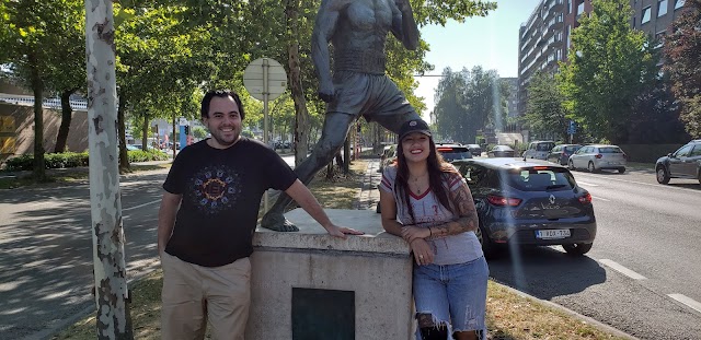 Jean Claude Van Damme Statue