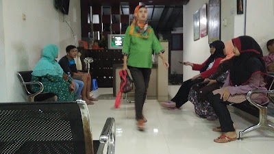 Photos of dr. Lisnur Saptowati, SpOG