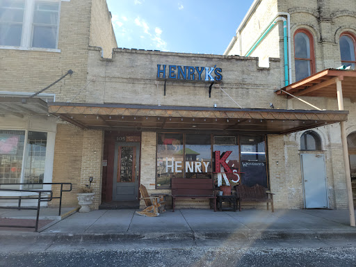 Henry K's - Visual