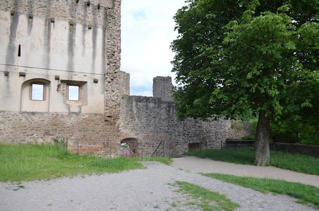 Château dit Schlossberg et enceinte