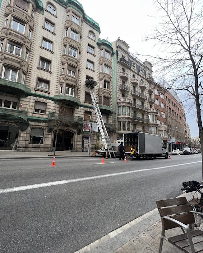 Una caja mal cerrada se nota siempre en el mismo sitio: en e