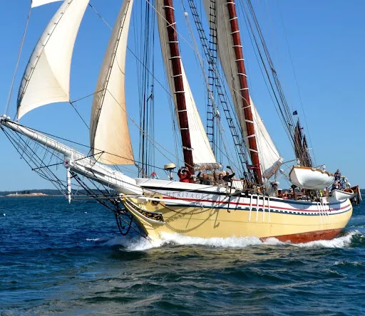 Schooner Heritage - Thumbnail