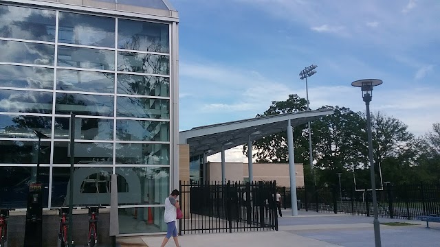 Deanwood Metro Station