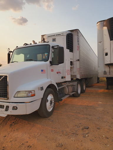 Quinza Trucking - Thumbnail