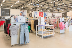 Photo n°3 de GEMO GIVET Chaussures et Vêtements à Givet (Magasin de vêtements pour femmes)