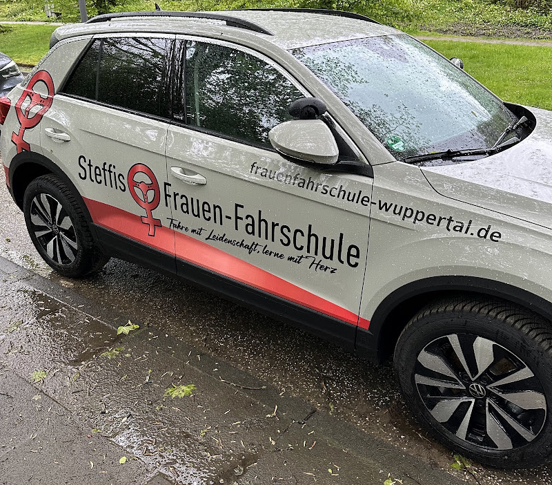 Steffis Frauen-Fahrschule Foto 5
