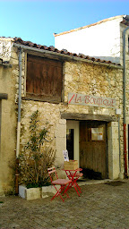 Photo n°3 de LA BOUTIQUE à Mons (Service de retouche de vêtements)