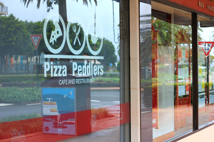 Pizza Peddlers & BAR by null