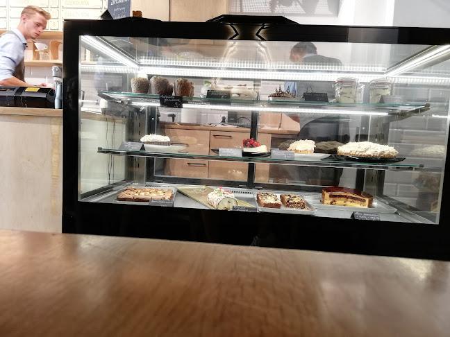 https://www.facebook.com/coffeinaRz/