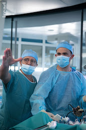 Photo n°4 de Prof. Aurel MESSAS Chirurgien Urologue à Paris, spécialisé en cancers urologiques à Paris (Clinique d'urologie)