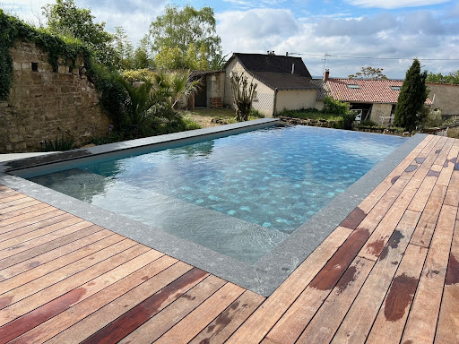 Photo de Piscines Carré Bleu Poitiers à Vasles (79340)