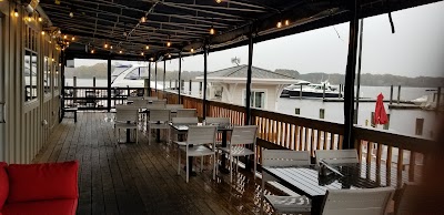 98 Cannon Riverfront Grille