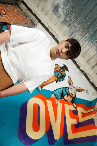 OVER - Visual
