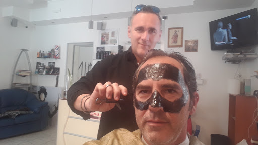 Barbiere, Parrucchiere Lino Gambuzza - Lino Hair Trend - parrucchiere per uomo - Thumbnail