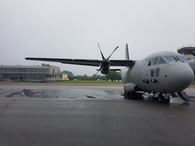 Aéroport de Cherbourg-Maupertus