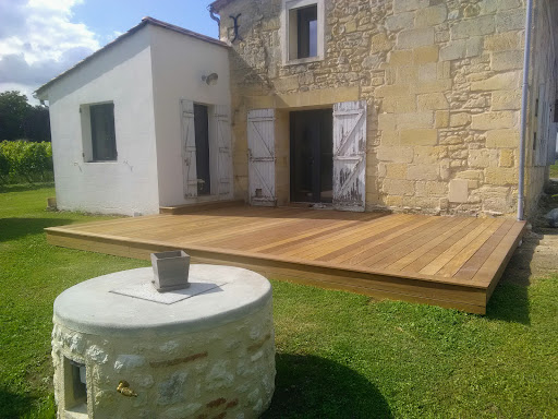 Photo de JARDIN EAU BOIS à Lussac (33570)