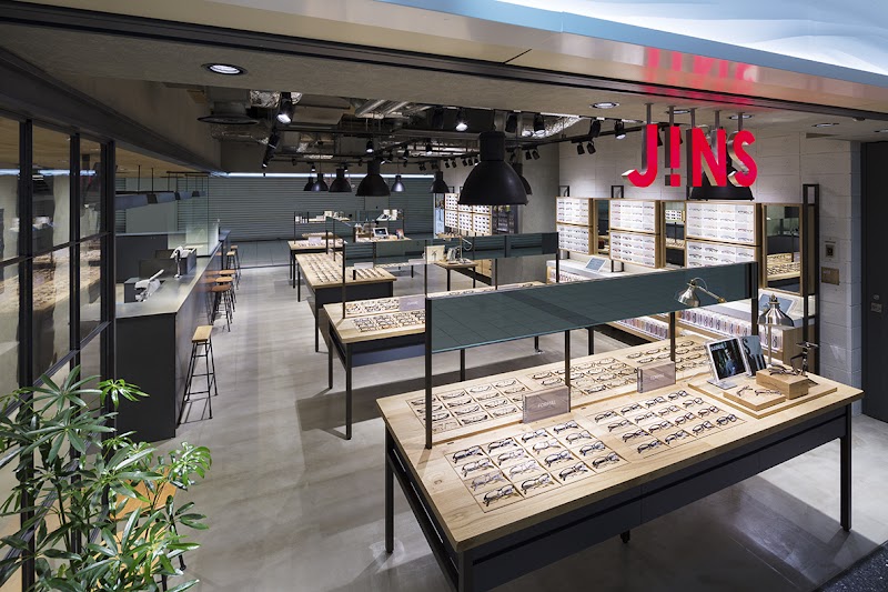 JINS 新宿サブナード店