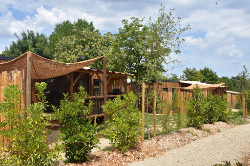 Photo de CHARRIER FÈVRE - Aménagement et agencement extérieur en bois pour particuliers, professionnels et collectivités. à Sainte-Florence (85140)