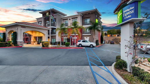 Holiday Inn Express & Suites Lake Elsinore, an IHG Hotel
