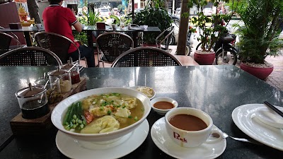 Photos of Park Cafe Parkway Square