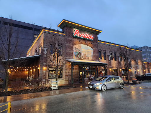 Portillo's Chicago – Canal and Taylor
