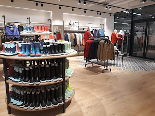 Photo n°2 de Outlet Aigle One Nation à Les Clayes-sous-Bois (Magasin de vêtements pour jeunes)