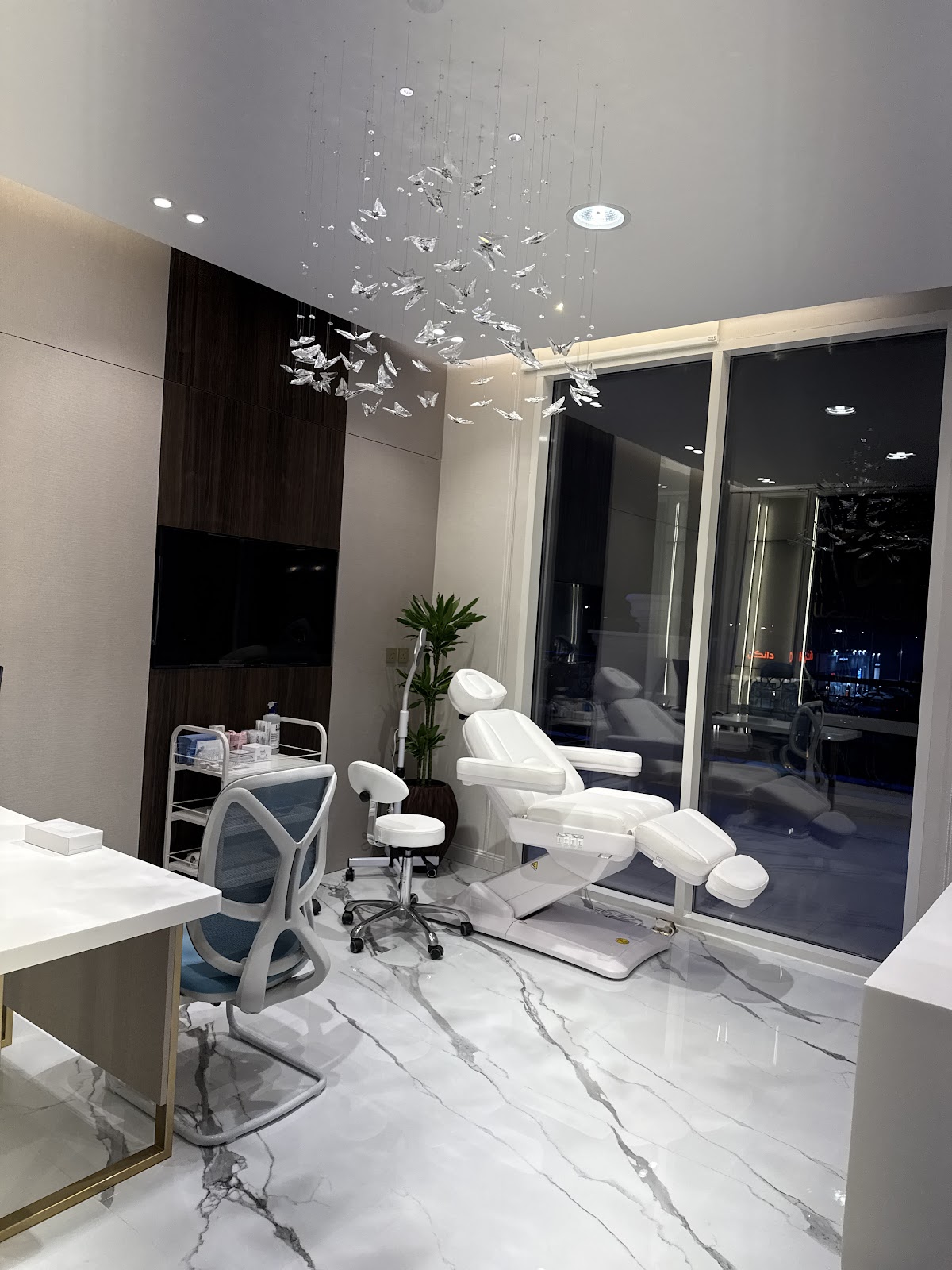 عيادات حُسْن - Hosn Clinic - فرع الأمير تركي - صورة 3