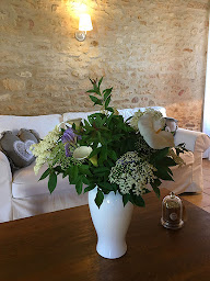 Photo n°10 de Domaine du Barry à Marcillac-Saint-Quentin (Lodge)