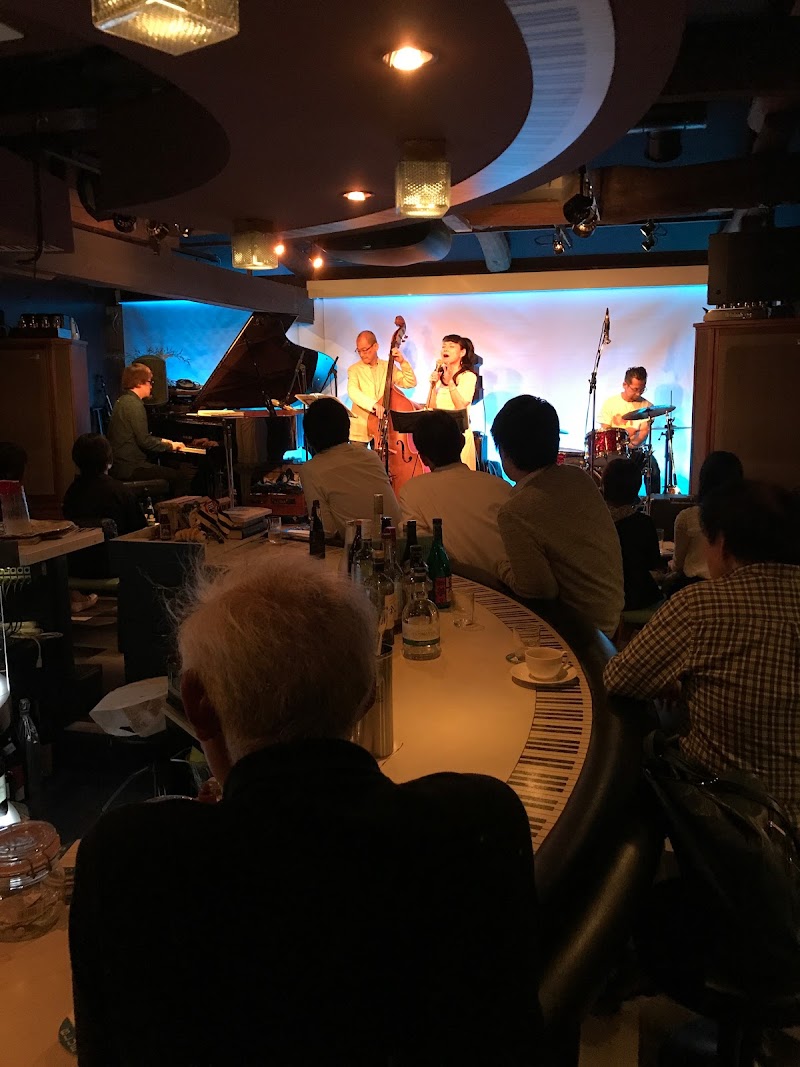 ブルーノート (blue note Naramachi)