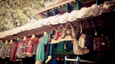 Photos of AungTharaPhu store
