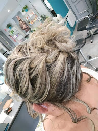 Photo n°20 de Céline Coiffure -Celine Berlet à Fours (Salon de coiffure)