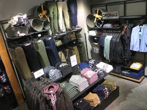 Photo n°26 de JACK & JONES à Besançon (Magasin de t-shirts)