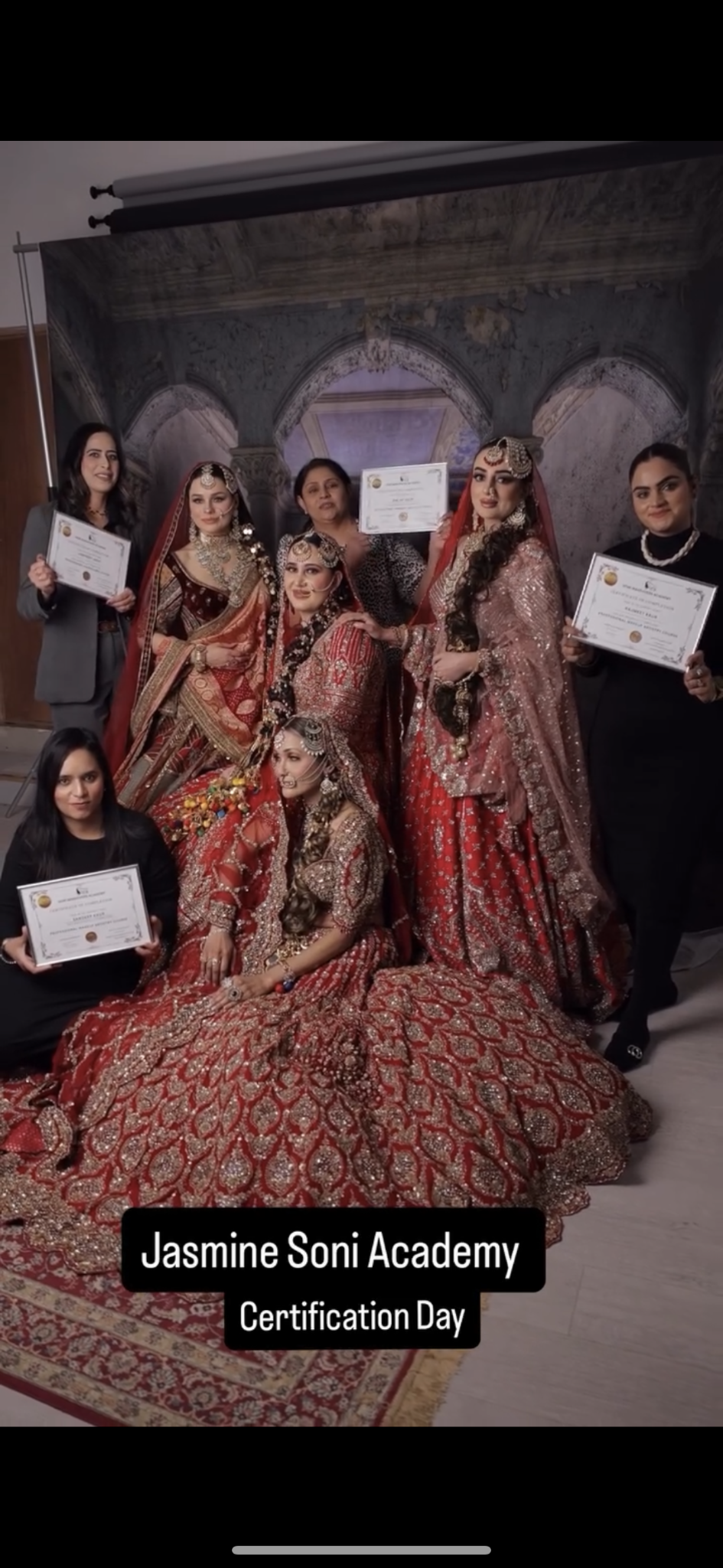 Soni Makeovers Academy/Bridal studio - Makeup Artists - photo 1