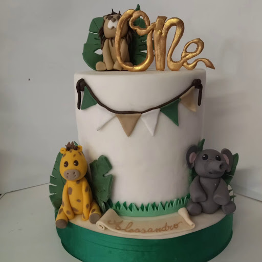 Dolce custom cake