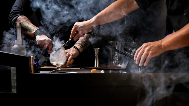 Clique Bar & Lounge by null