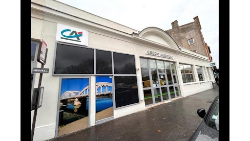 Crédit agricole Centre-est à Neuville sur Saône
