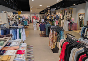 Photo n°2 de Cache Cache à L'Isle-d'Abeau (Magasin de vêtements pour femmes)