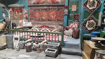 Photos of &Uuml;&ccedil; K&uuml;mbetler