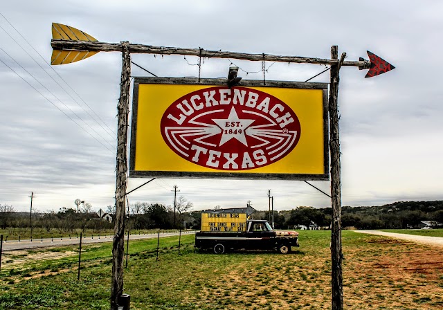 Luckenbach