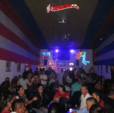 Photos of Juanchito Salsa Con Clase