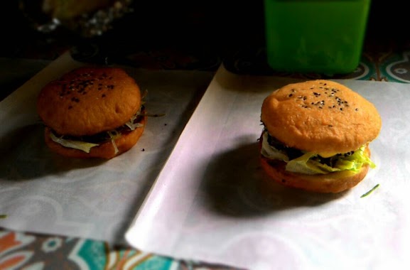 L Burger (booth 1), Author: babang tony