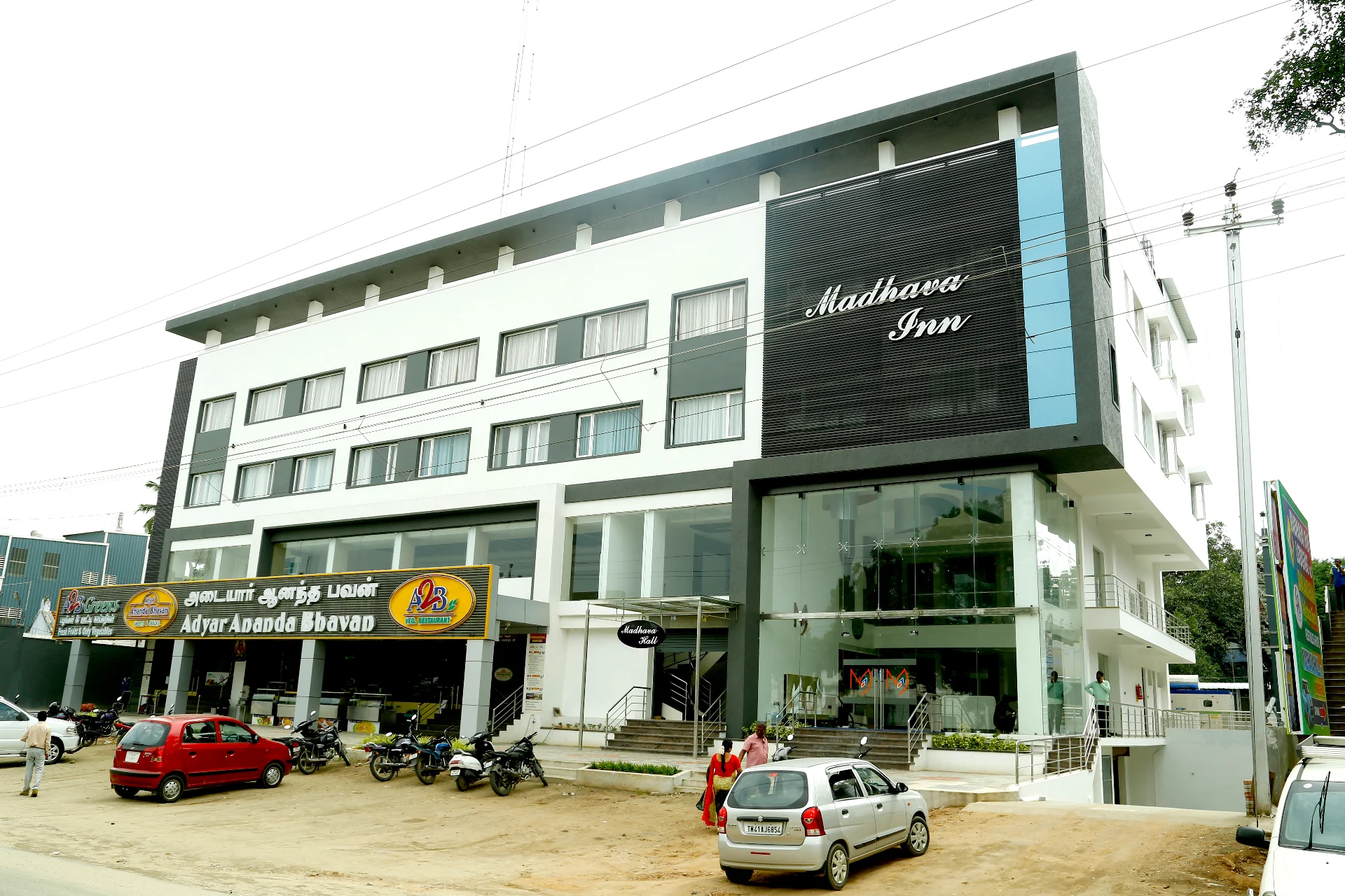 hotel Madhava Inn