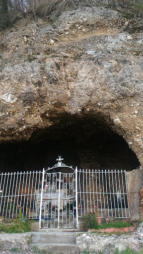 Santuario Madonna di Lourdese nella grotta - Thumbnail
