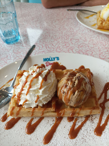 Photo 8 - HOLLY'S Diner